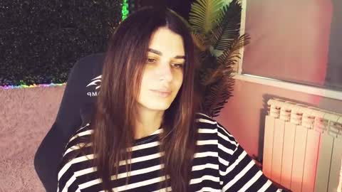 Snapshot of emilytucker chatting on October 4, 1:44 am Emily online show from October 4, 1:44 am