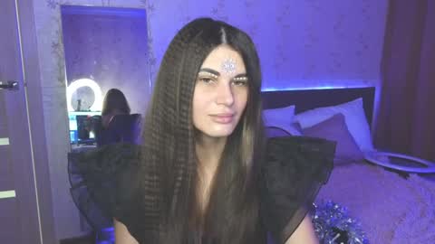 Snapshot of emilytucker chatting on December 10, 1:32 am Emily online show from December 10, 1:32 am