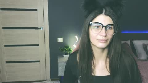 Snapshot of emilytucker chatting on February 9, 11:14 am Emily online show from February 9, 11:14 am
