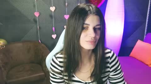 Snapshot of emilytucker chatting on February 16, 1:27 am Emily online show from February 16, 1:27 am