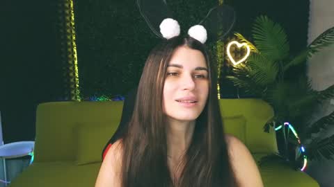 Snapshot of emilytucker chatting on February 4, 1:34 am Emily online show from February 4, 1:34 am