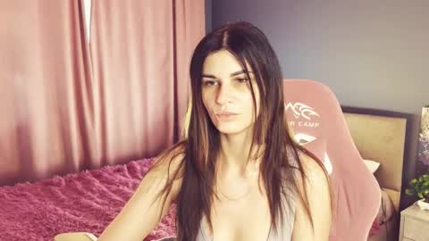 Snapshot of emilytucker chatting on October 13, 1:30 am Emily online show from October 13, 1:30 am