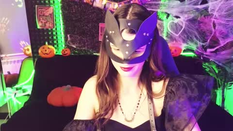 Snapshot of emilytucker chatting on October 19, 1:51 am Emily online show from October 19, 1:51 am