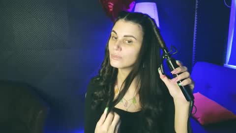 Snapshot of emilytucker chatting on February 23, 1:42 am Emily online show from February 23, 1:42 am