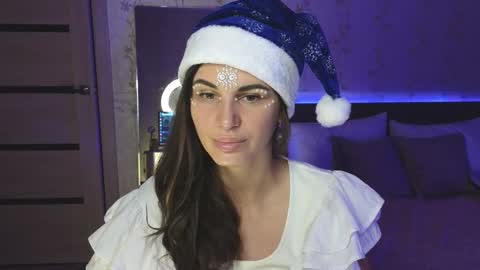 Snapshot of emilytucker chatting on December 8, 1:13 am Emily online show from December 8, 1:13 am