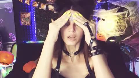 Snapshot of emilytucker chatting on October 24, 2:07 am Emily online show from October 24, 2:07 am