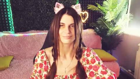 Snapshot of emilytucker chatting on September 25, 5:28 am Emily online show from September 25, 5:28 am