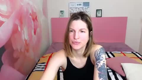 Snapshot of emilywalkers chatting on March 10, 8:50 am EmilyWalkers online show from March 10, 8:50 am