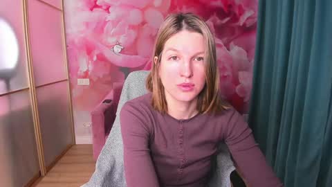 Snapshot of emilywalkers chatting on January 26, 7:21 am EmilyWalkers online show from January 26, 7:21 am