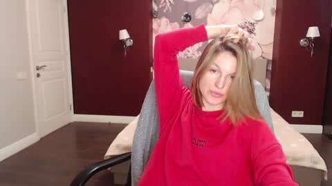 Snapshot of emilywalkers chatting on January 24, 7:51 am EmilyWalkers online show from January 24, 7:51 am