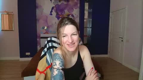 Snapshot of emilywalkers chatting on March 12, 7:57 am EmilyWalkers online show from March 12, 7:57 am