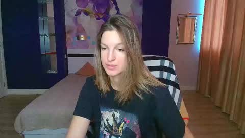 Snapshot of emilywalkers chatting on September 15, 7:05 am EmilyWalkers online show from September 15, 7:05 am