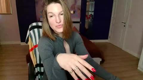 Snapshot of emilywalkers chatting on March 9, 7:34 am EmilyWalkers online show from March 9, 7:34 am