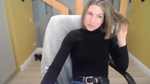 Snapshot of emilywalkers chatting on December 8, 7:26 am EmilyWalkers online show from December 8, 7:26 am