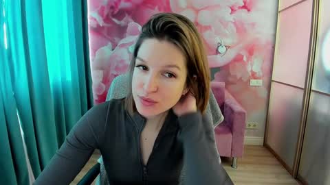 Snapshot of emilywalkers chatting on January 10, 8:07 am EmilyWalkers online show from January 10, 8:07 am