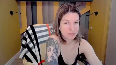 Snapshot of emilywalkers chatting on February 24, 8:04 am EmilyWalkers online show from February 24, 8:04 am