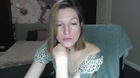 Snapshot of emilywalkers chatting on January 14, 7:48 am EmilyWalkers online show from January 14, 7:48 am