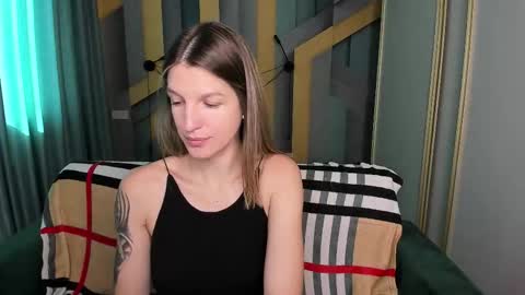 Snapshot of emilywalkers chatting on September 22, 7:18 am EmilyWalkers online show from September 22, 7:18 am