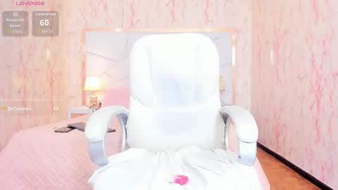 Emily  2200 - 600GMT-5 online show from March 12, 8:55 pm