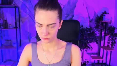 Emily online show from February 9, 9:05 am