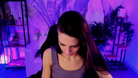 Emily online show from December 15, 6:18 am