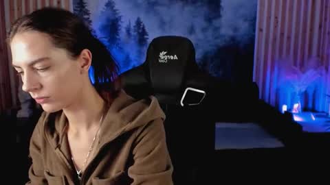 Emily online show from November 4, 8:19 am