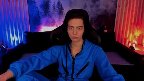 Emily online show from December 19, 8:24 am