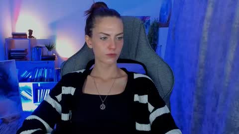 Emily online show from October 15, 8:28 am