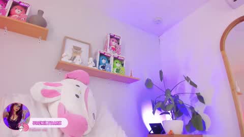 Emily Bank online show from September 23, 8:18 pm