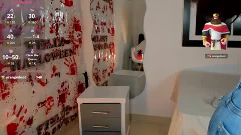 Snapshot of emilyy_cooperr chatting on October 25, 12:24 pm emilyy_cooperr online show from October 25, 12:24 pm