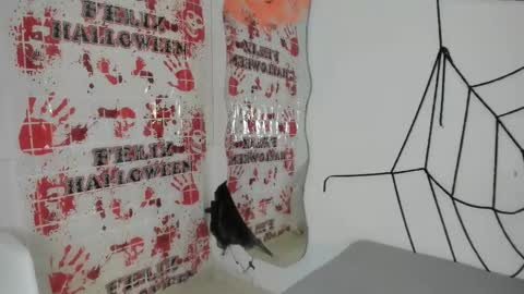 Snapshot of emilyy_cooperr chatting on October 17, 12:41 pm emilyy_cooperr online show from October 17, 12:41 pm