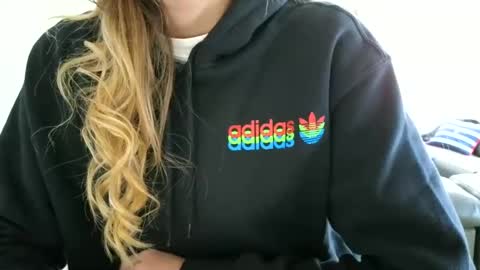 Snapshot of emilyy_miller chatting on October 30, 7:15 pm emilly online show from October 30, 7:15 pm