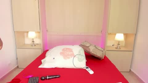 Snapshot of emilyystuart chatting on November 1, 8:02 pm Emily online show from November 1, 8:02 pm