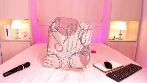 Emily online show from December 15, 4:40 am