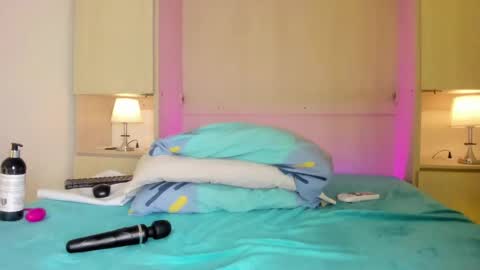 Snapshot of emilyystuart chatting on September 24, 4:44 am Emily online show from September 24, 4:44 am