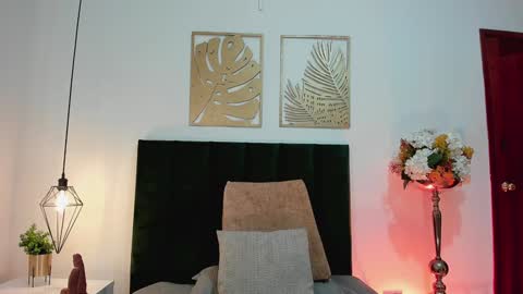 Emilyy Watson online show from December 22, 2:16 pm
