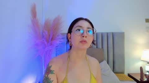 Emilyy Watson online show from January 24, 11:37 am