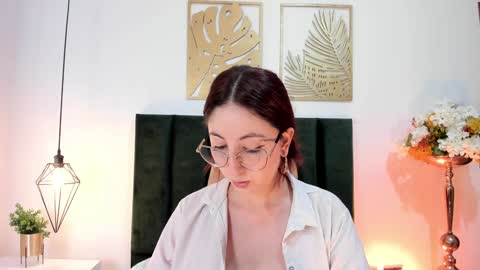 Emilyy Watson online show from December 14, 12:12 pm