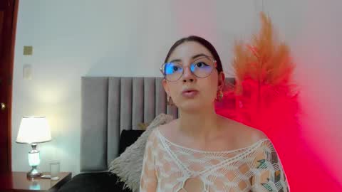 Emilyy Watson online show from December 19, 11:39 am
