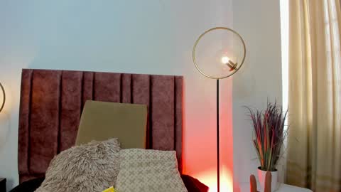 Emilyy Watson online show from December 15, 2:16 pm