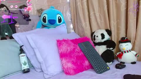 Snapshot of emilyzans07 chatting on October 13, 10:34 pm emilyzans07 online show from October 13, 10:34 pm