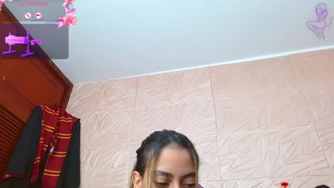 Snapshot of emilyzans07 chatting on October 22, 8:25 pm emilyzans07 online show from October 22, 8:25 pm