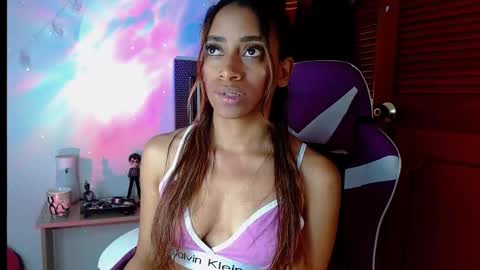 emilyzans07 online show from March 7, 5:38 pm