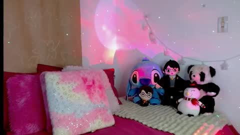 emilyzans07 online show from March 9, 6:43 pm