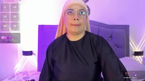 Snapshot of emira199 chatting on October 8, 8:35 pm emira199 online show from October 8, 8:35 pm