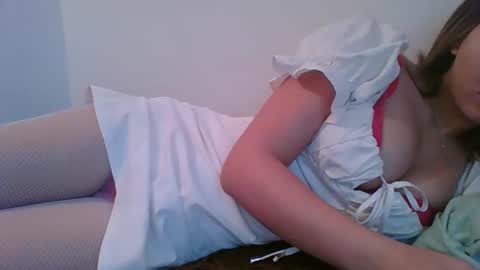emma_991 online show from December 7, 5:37 am
