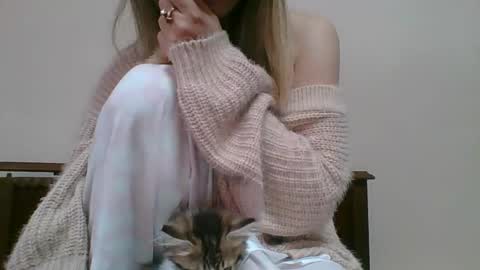 emma_991 online show from December 23, 10:42 am