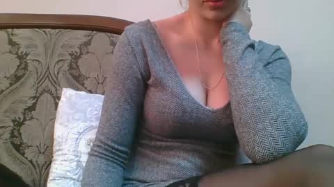 emma_991 online show from January 12, 6:17 am