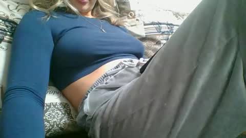 emma_991 online show from October 15, 12:30 pm