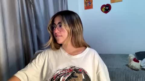 Emma Is here online show from November 10, 10:38 pm